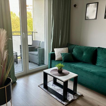 Apartment Green With Private Bike Storage 슈비노우이스쳬 외부 사진