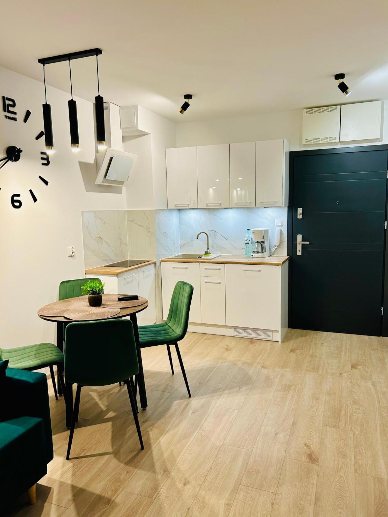 Apartment Green With Private Bike Storage 슈비노우이스쳬 외부 사진