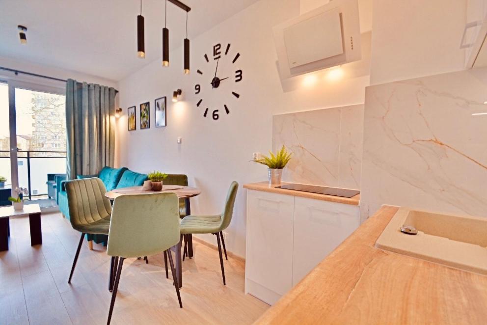 Apartment Green With Private Bike Storage 슈비노우이스쳬 외부 사진